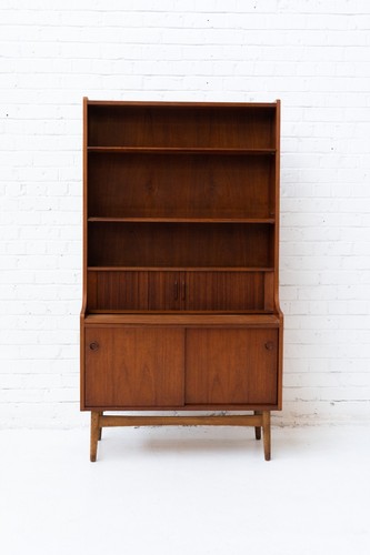 Johannes sorth bornholm bureau - johannes,